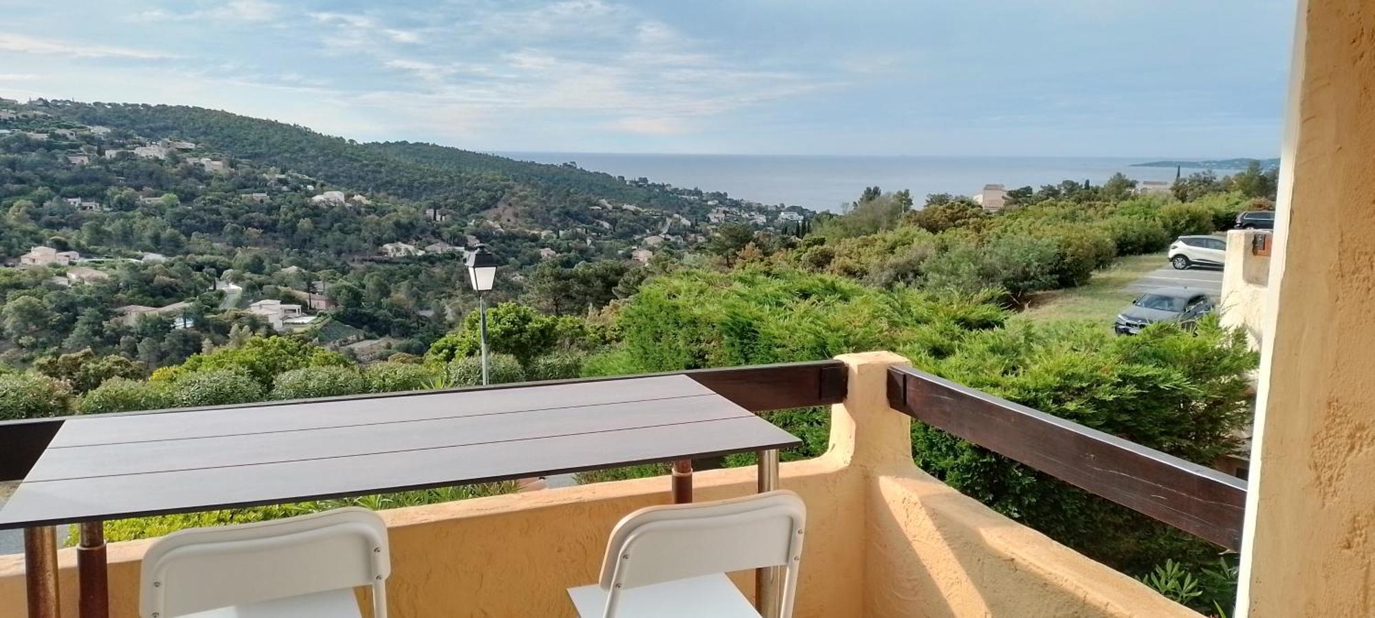 Haut De Mazet Vue Mer Et Piscine Partagee Lägenhet Roquebrune-sur Argens Exteriör bild